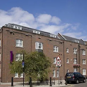 Premier Southwark Londra